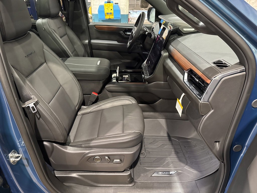 New 2026 GMC Yukon XL Denali w/ Sun & Power Step Package image 44