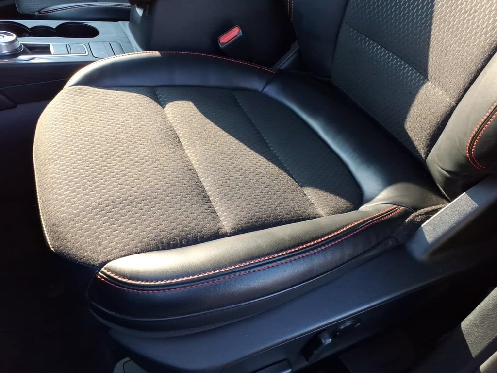 Used 2025 Ford Escape ST-Line Select AWD/4WD image 10