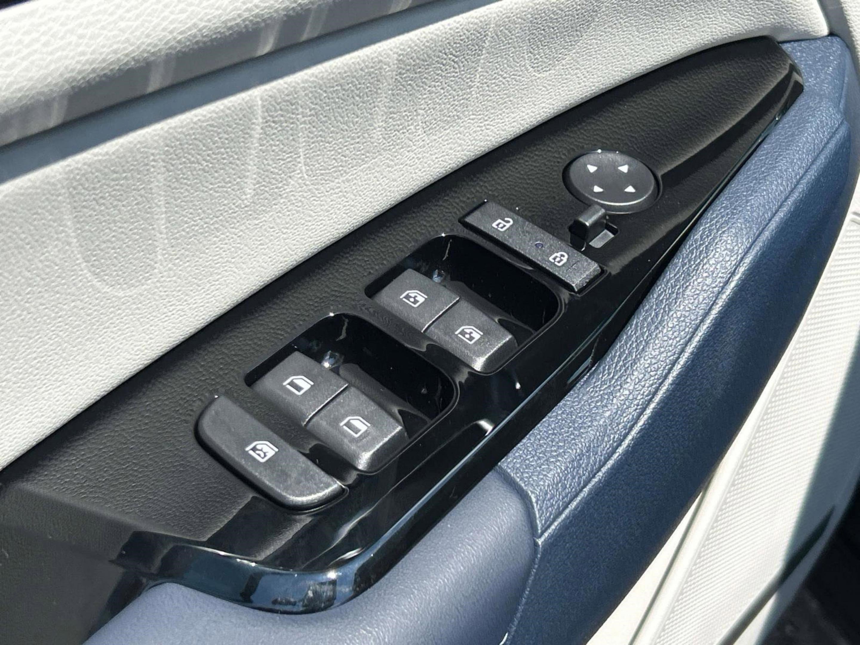 New 2025 Kia Sportage EX w/ EX Premium Package image 22