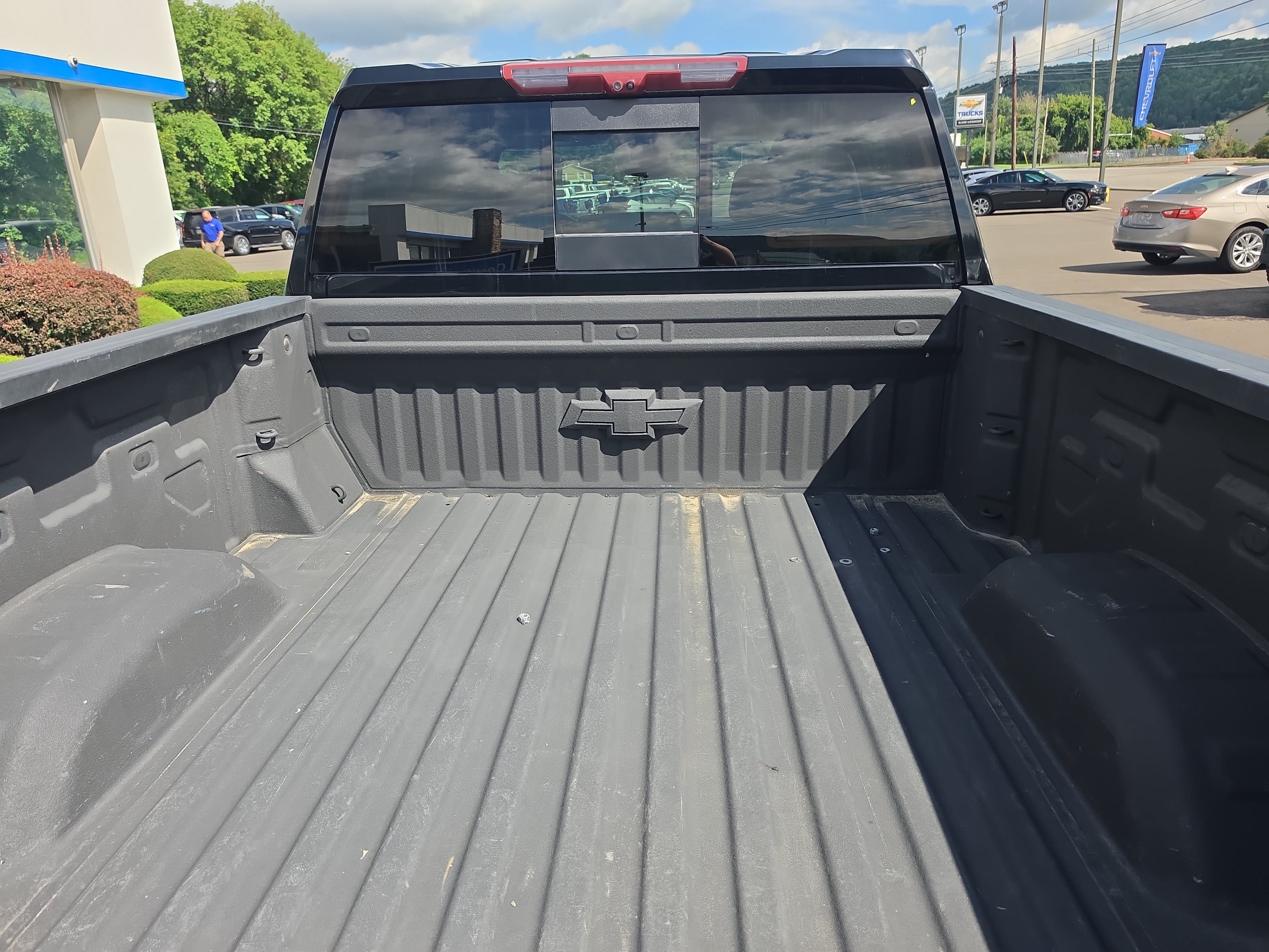Used 2024 Chevrolet Silverado 2500 LTZ w/ LTZ Plus Package AWD/4WD image 5