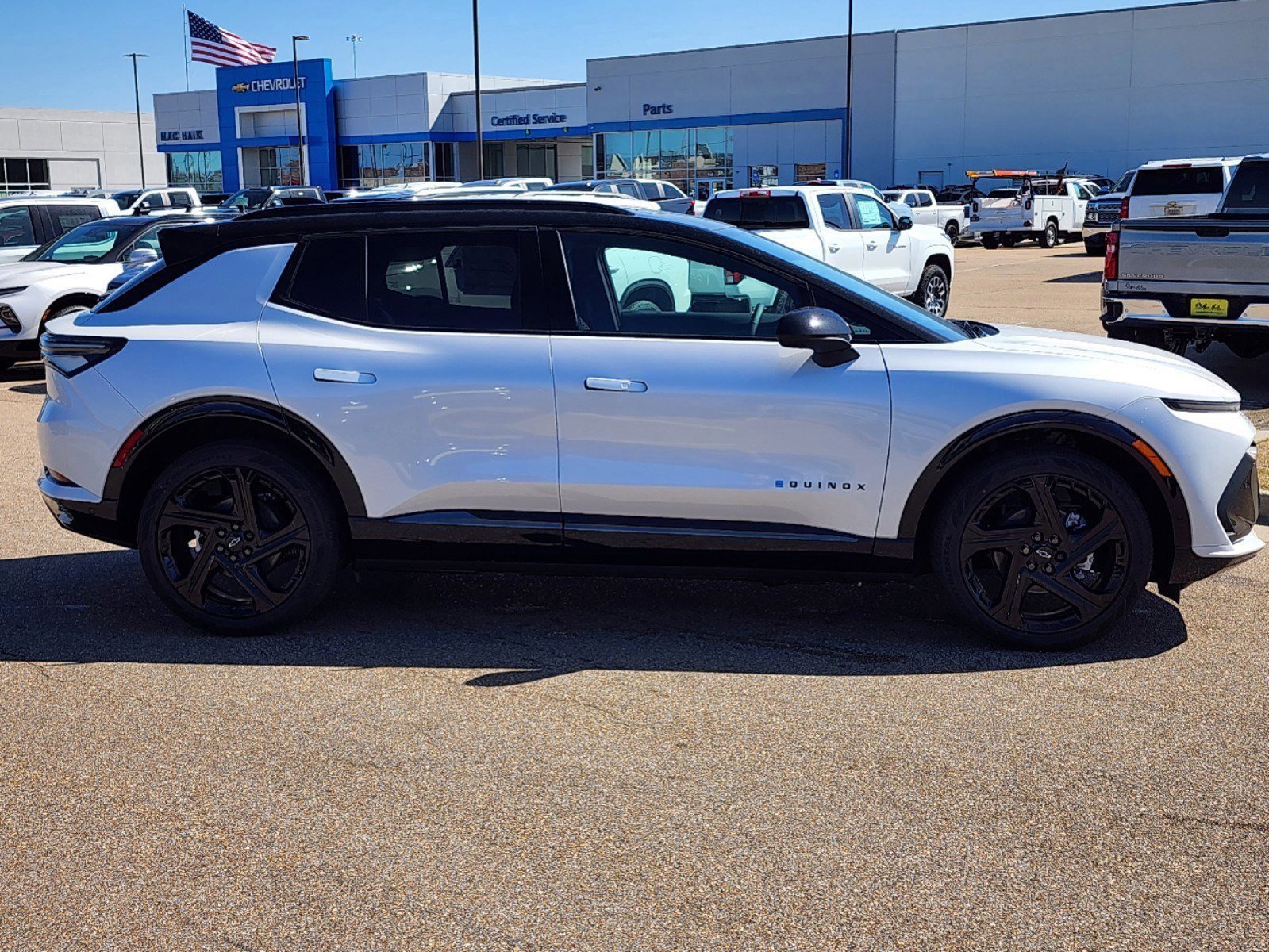 New 2025 Chevrolet Equinox EV RS image 2