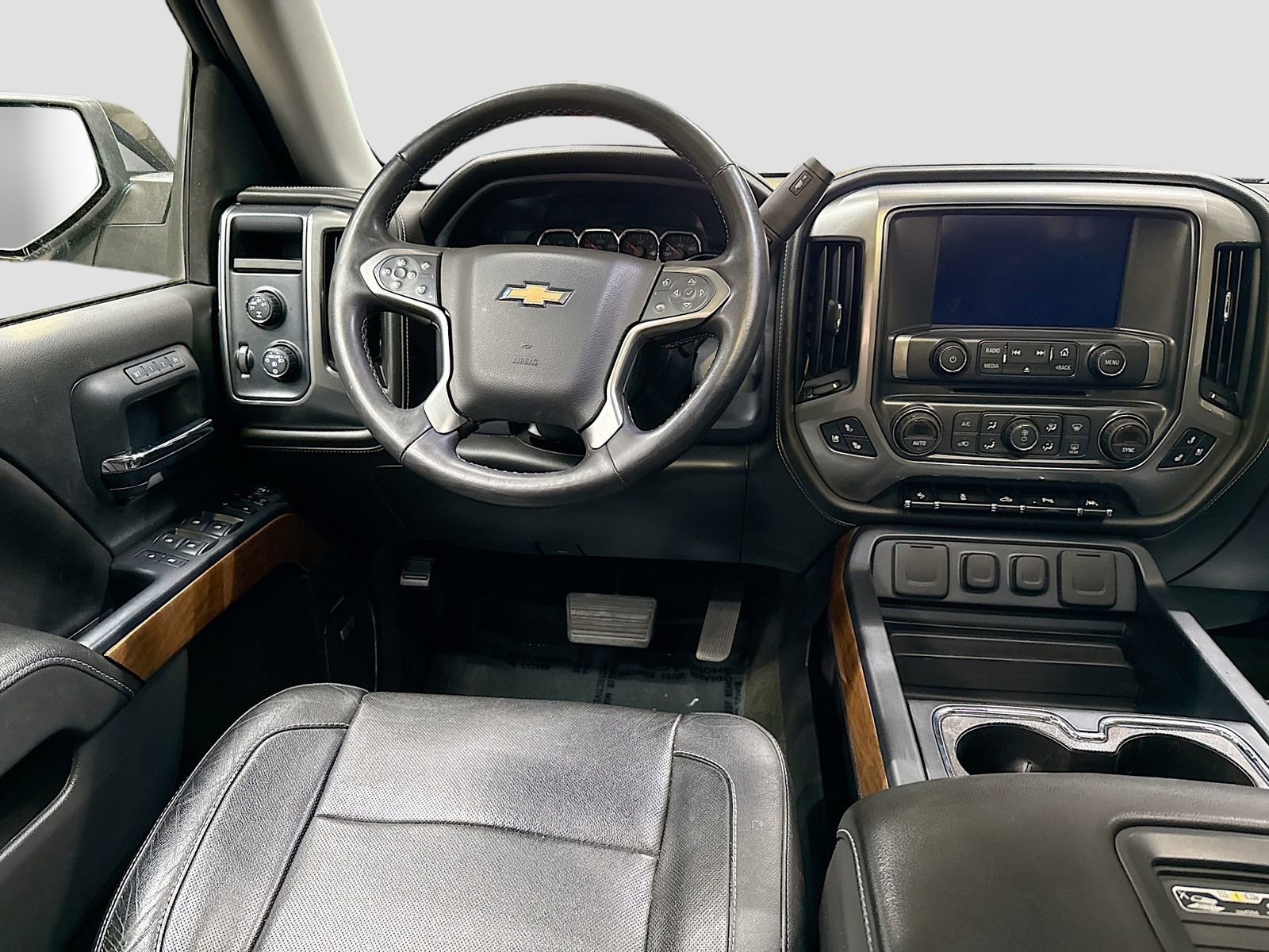 Used 2016 Chevrolet Silverado 1500 LTZ w/ LTZ Plus Package AWD/4WD image 27