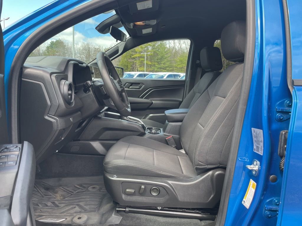 Used 2023 Chevrolet Colorado Trail Boss w/ Technology Package AWD/4WD image 31