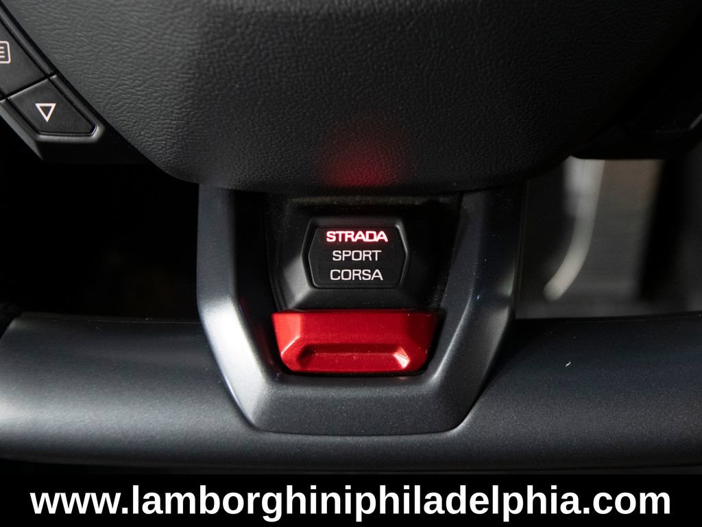 Used 2015 Lamborghini Huracan LP 610-4 AWD/4WD image 19