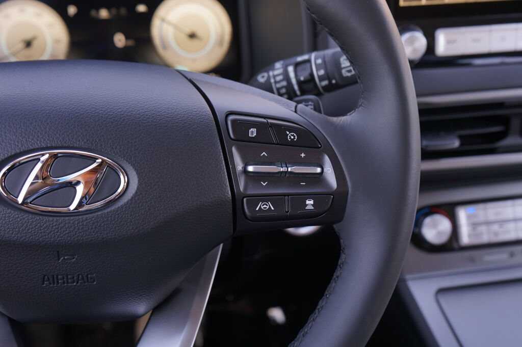 Certified 2023 Hyundai Kona Limited FWD image 30