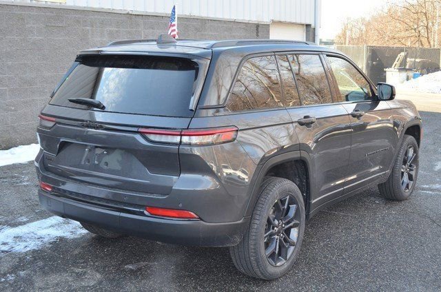 New 2025 Jeep Grand Cherokee Limited image 8