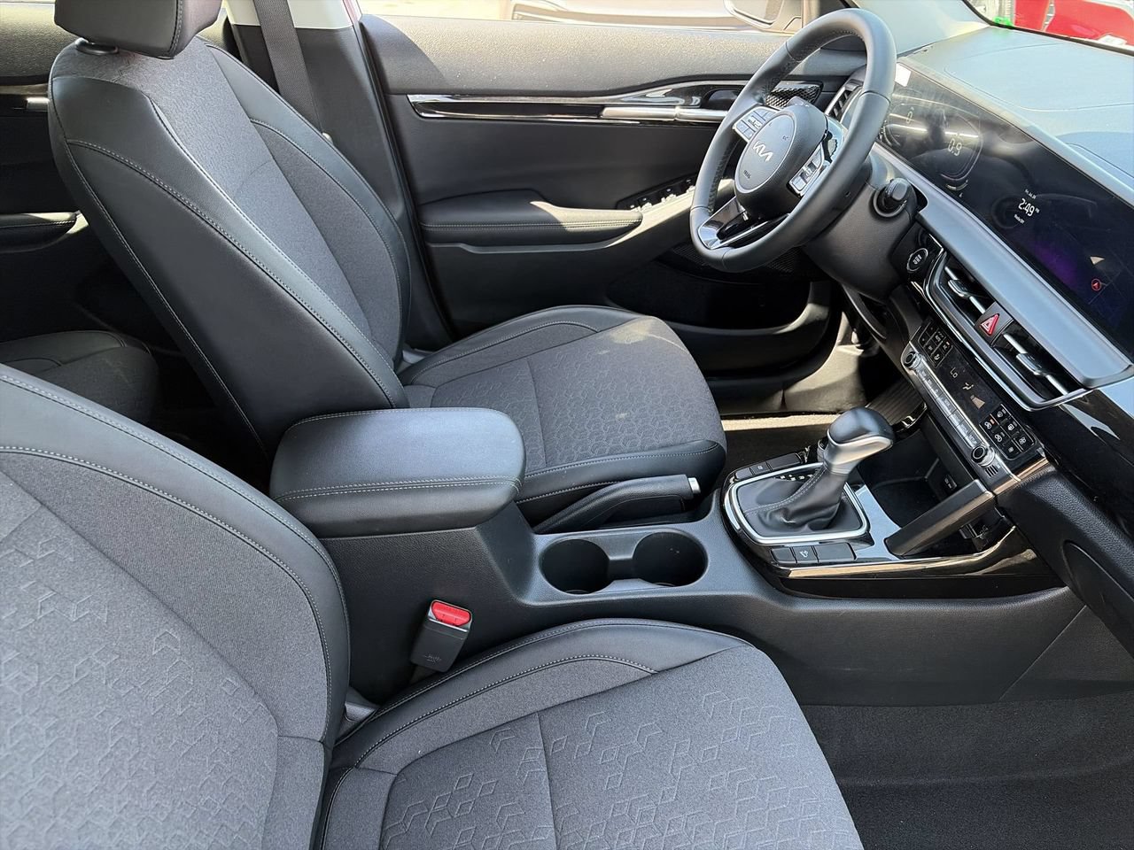 Certified 2025 Kia Seltos S FWD image 11