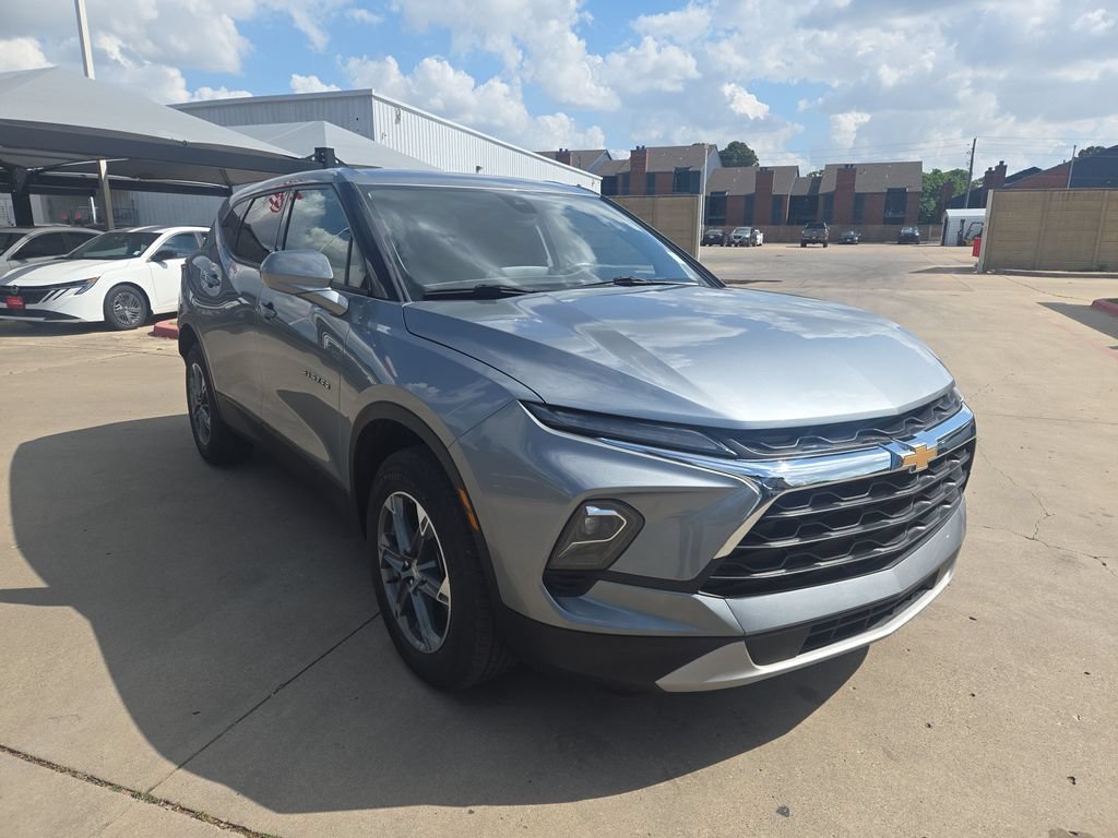 Used 2025 Chevrolet Blazer LT AWD/4WD image 4