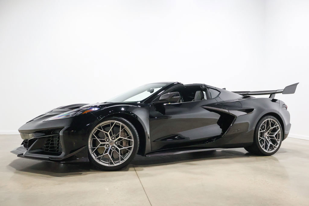 Used 2026 Chevrolet Corvette ZR1 w/ ZR1 Carbon Fiber Aero Package image 9