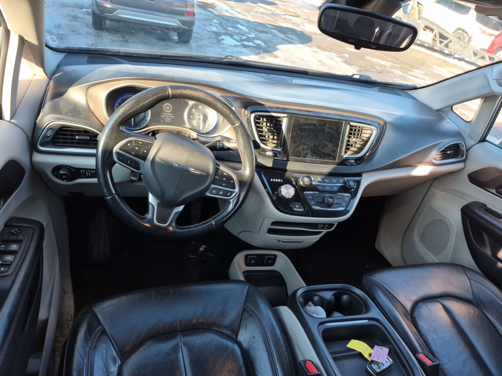 Used 2018 Chrysler Pacifica Touring-L w/ Advanced Safetytec Group FWD image 8