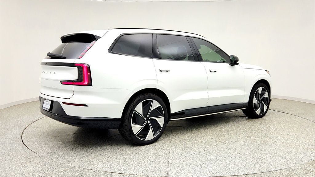 Used 2025 Volvo EX90 Ultra AWD/4WD image 5