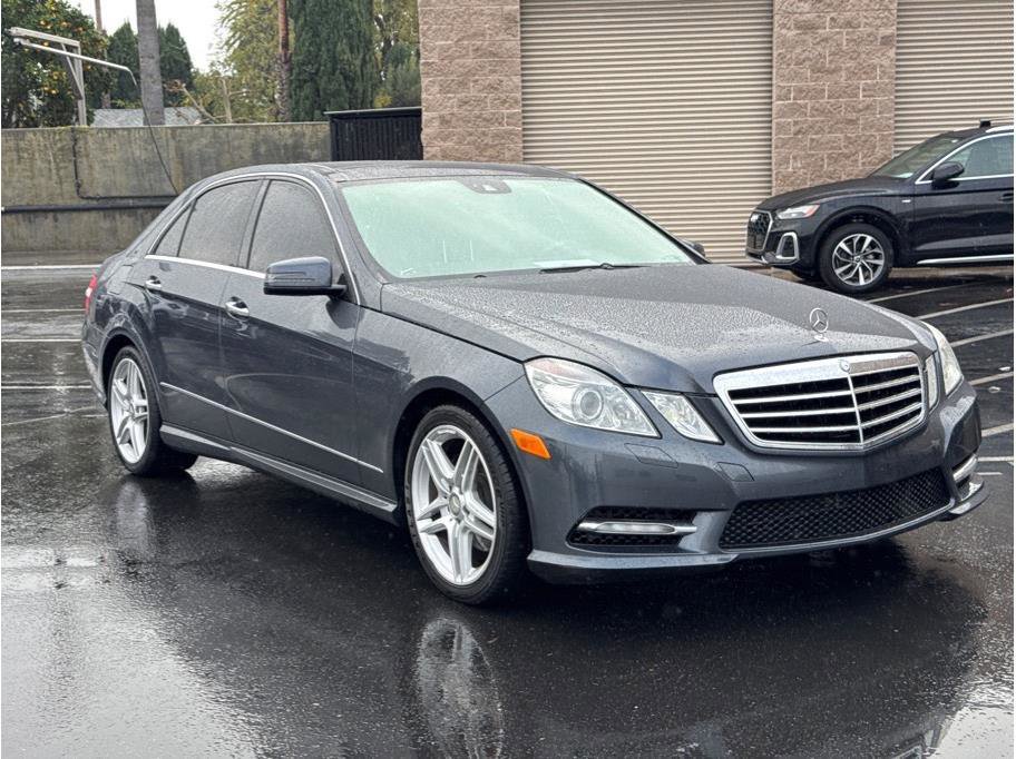 Used 2012 Mercedes-Benz E 350 Sedan image 3