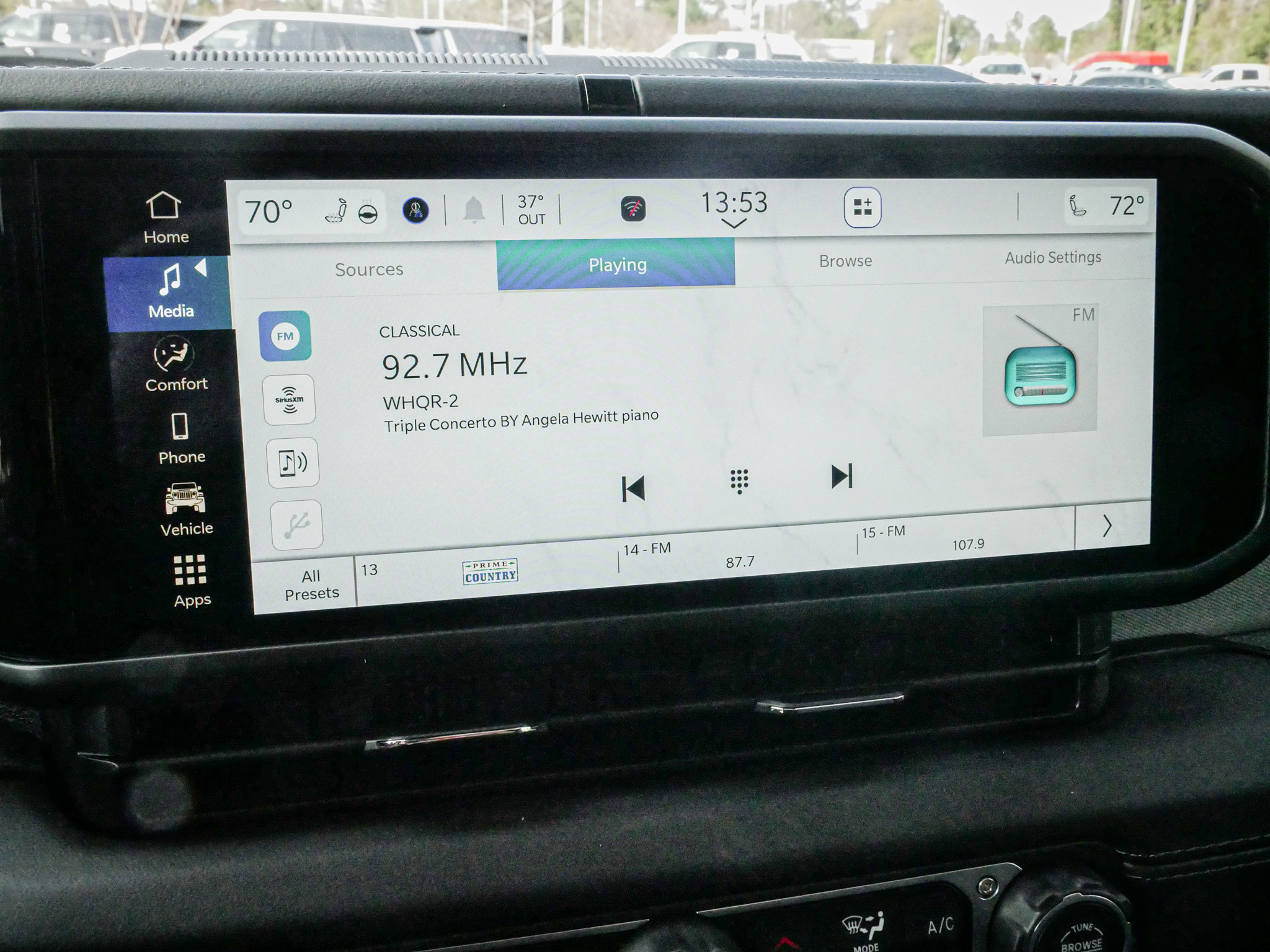 Used 2025 Jeep Wrangler Sahara image 23