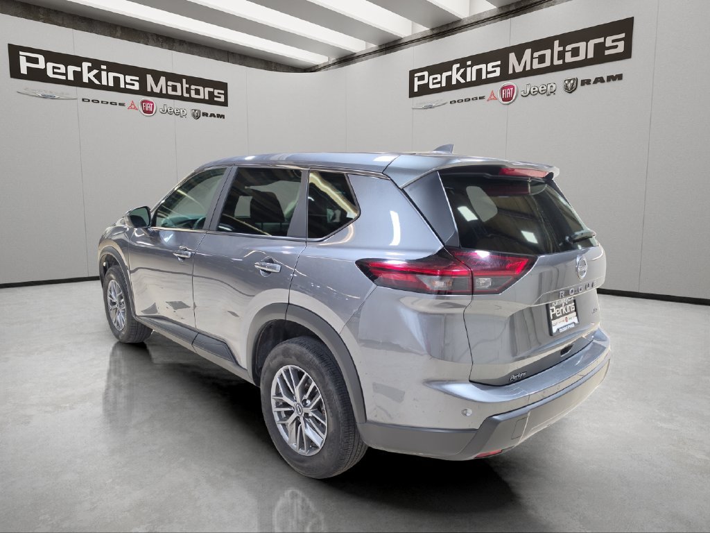 Used 2026 Nissan Rogue SV AWD/4WD image 3