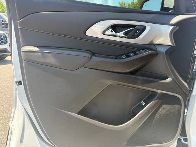 Used 2023 Chevrolet Traverse LT FWD image 10