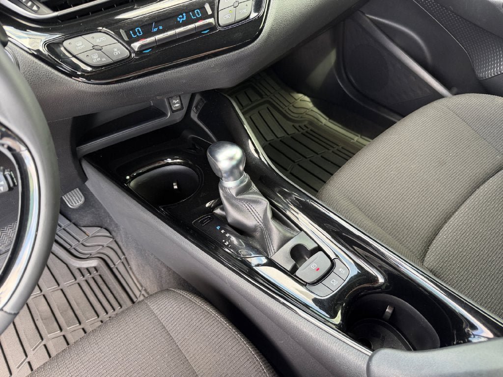 Used 2019 Toyota C-HR XLE FWD image 19