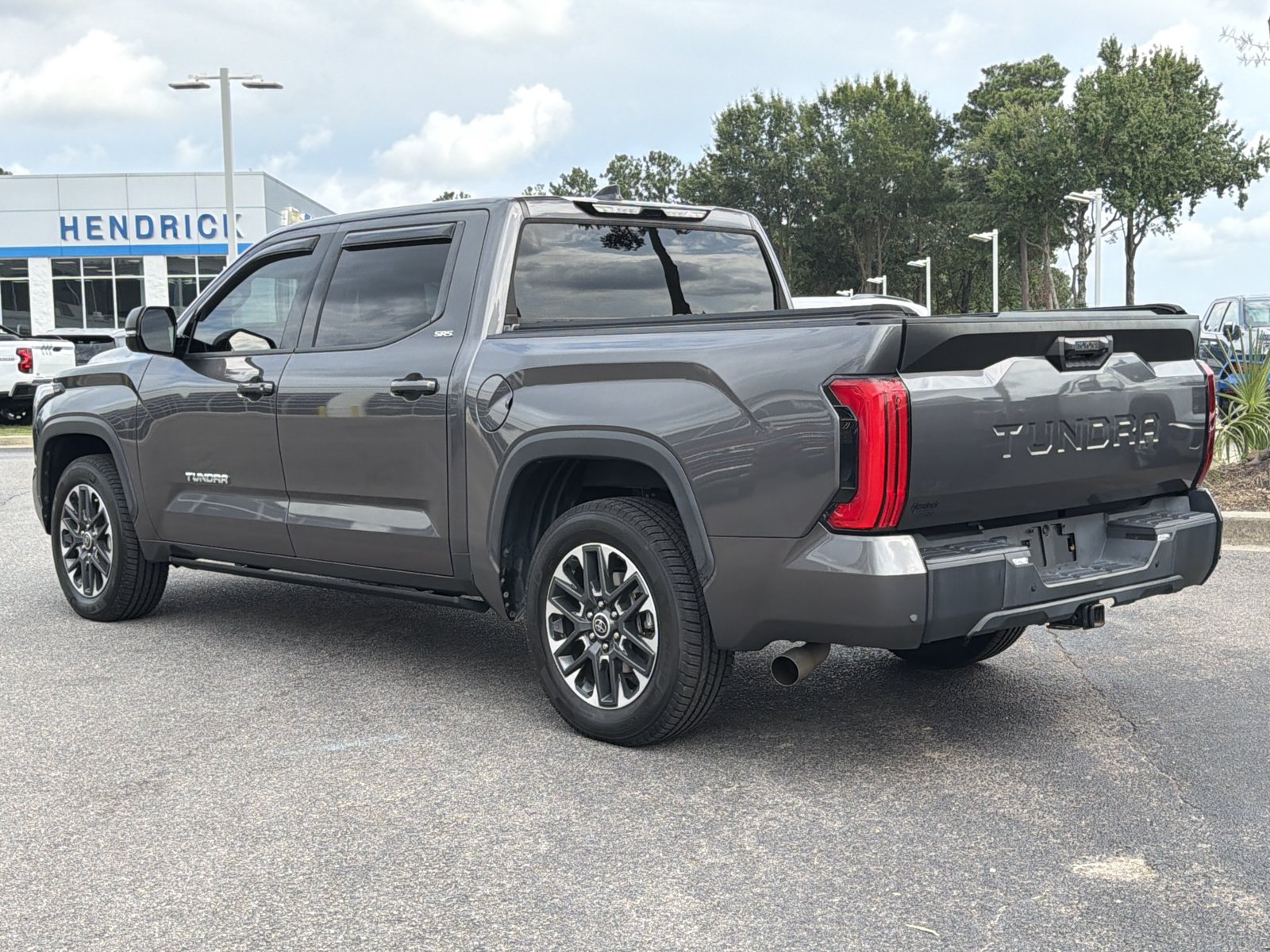 Used 2022 Toyota Tundra SR5 w/ SR5 Premium Package RWD image 10
