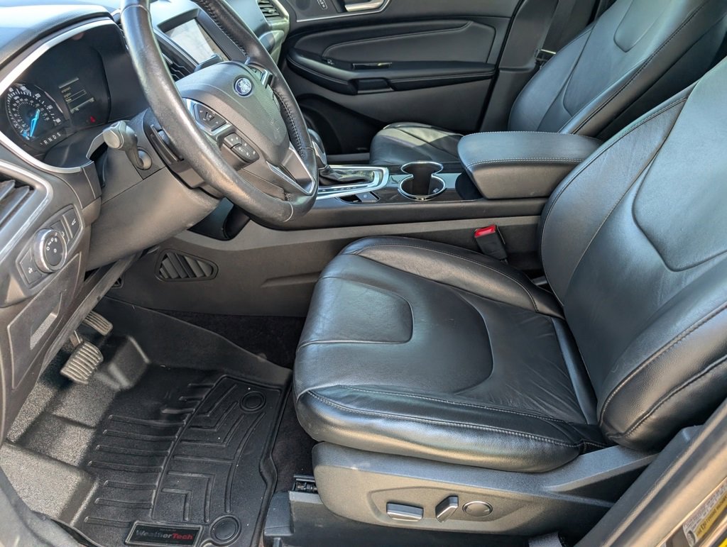 Used 2017 Ford Edge Titanium w/ Technology Package image 27