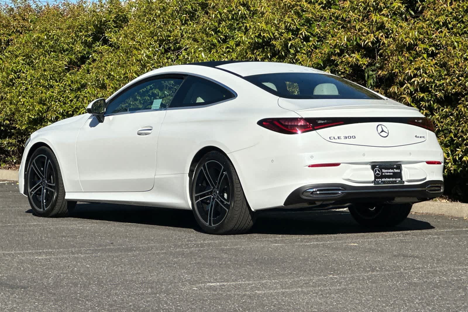 Certified 2026 Mercedes-Benz CLE 300 4MATIC Coupe image 5
