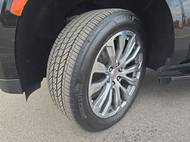 Used 2021 GMC Yukon Denali w/ Denali Premium Package image 34