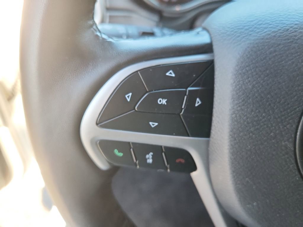 Used 2021 Jeep Grand Cherokee Laredo X image 20