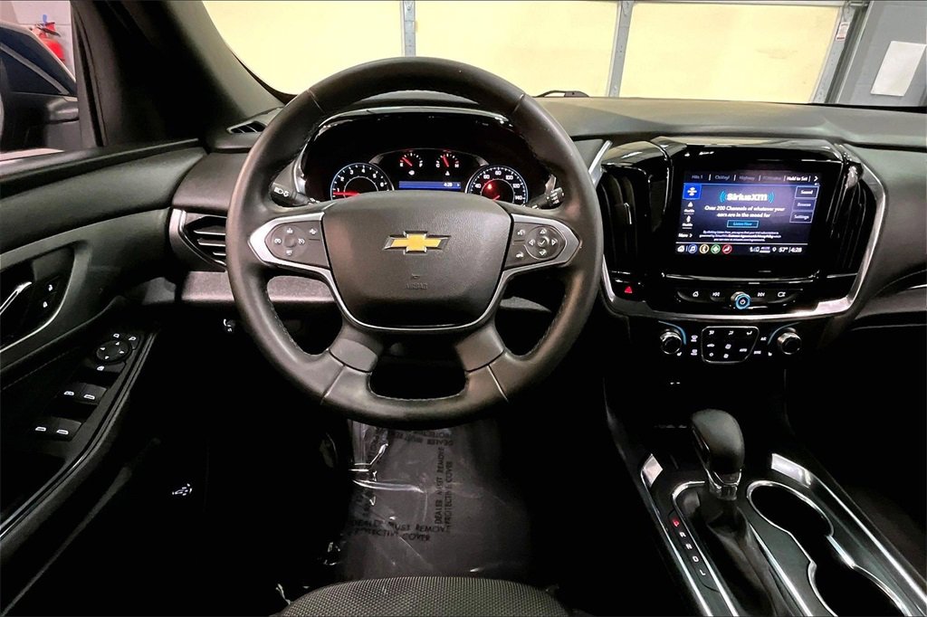 Used 2023 Chevrolet Traverse LT image 4