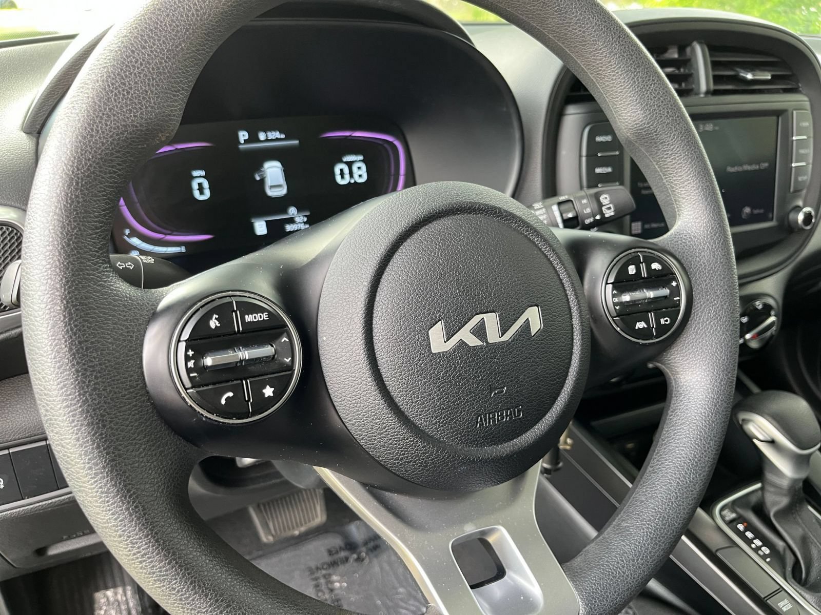 Used 2025 Kia Soul LX w/ LX Technology Package FWD image 25