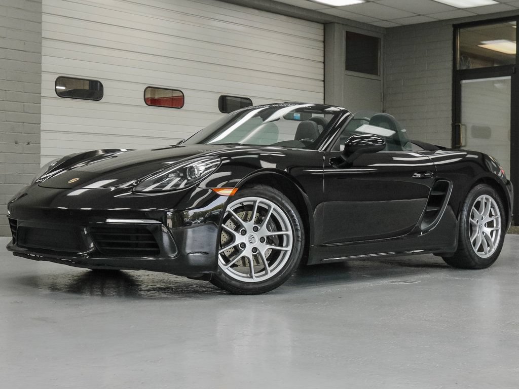 Used 2018 Porsche 718 Boxster RWD image 2