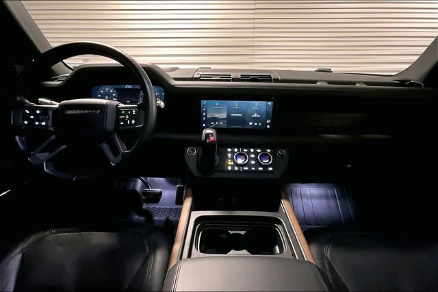 Certified 2022 Land Rover Defender 110 X AWD/4WD image 18