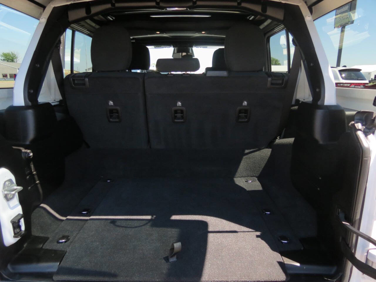 Used 2025 Jeep Wrangler Unlimited Rubicon 4xe w/ Safety Group AWD/4WD image 18
