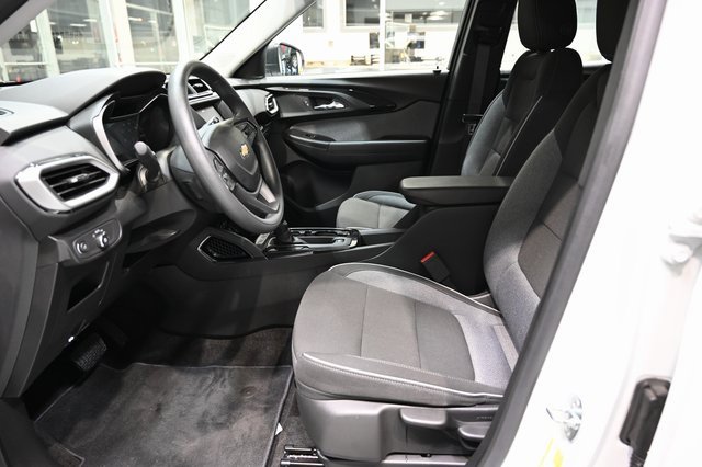 Used 2023 Chevrolet TrailBlazer LS image 9