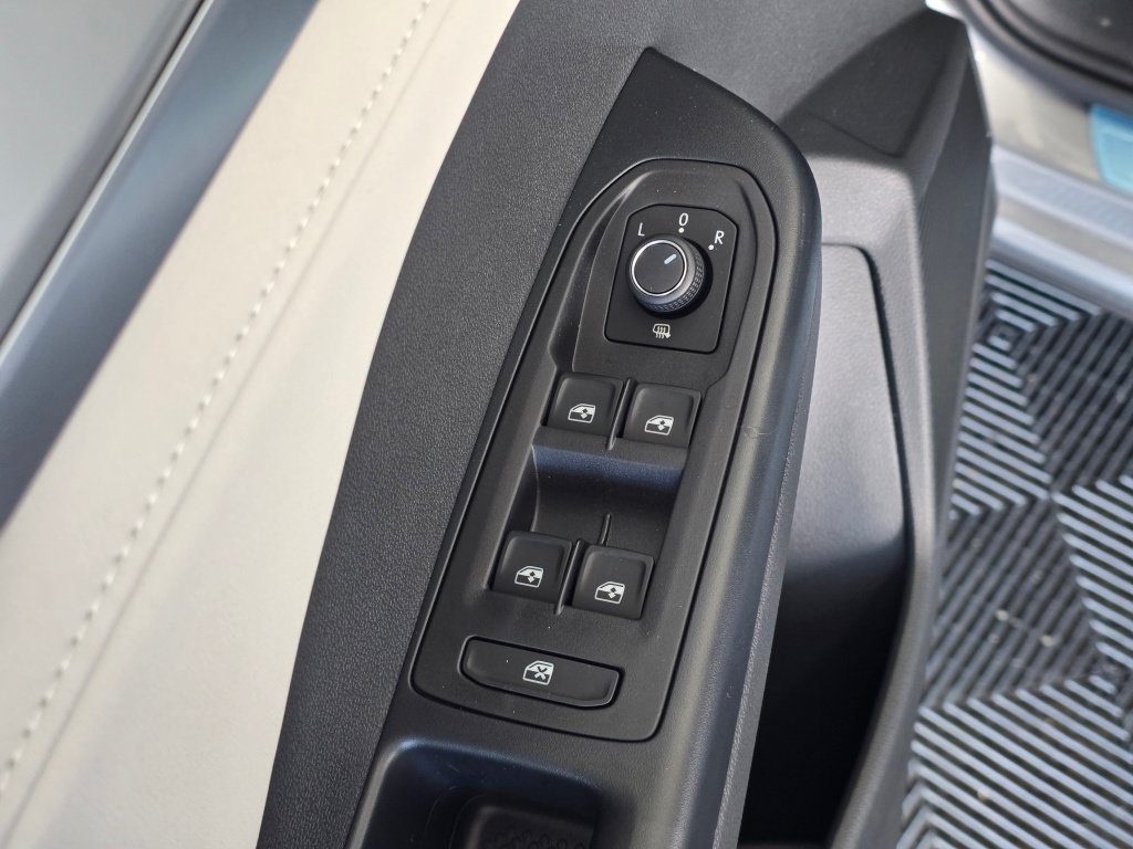 New 2026 Volkswagen Taos SE AWD/4WD image 22