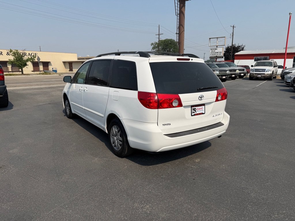 Used 2008 Toyota Sienna CE FWD image 4