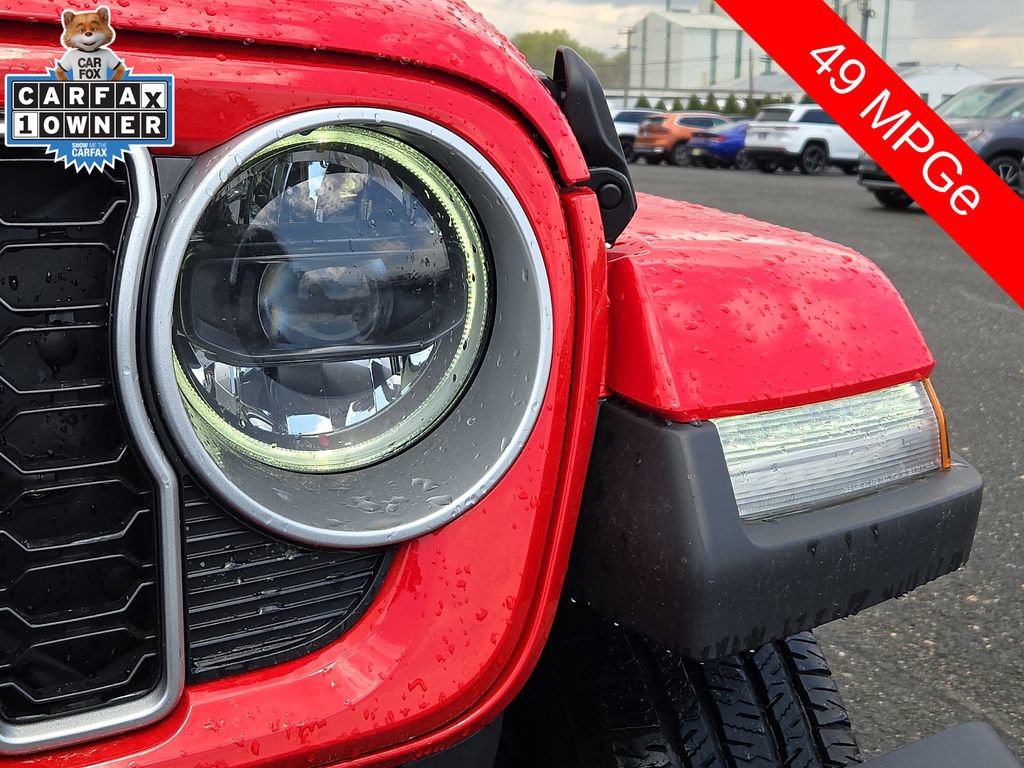 Used 2025 Jeep Wrangler Unlimited Sahara w/ Safety Group AWD/4WD image 9