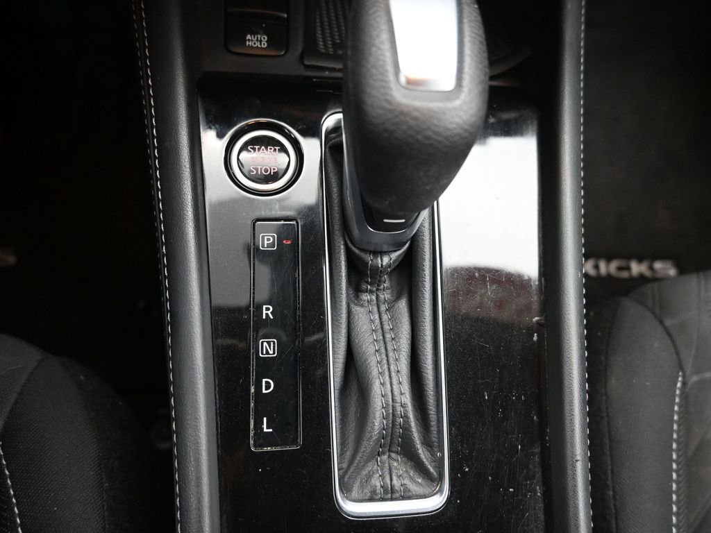 Used 2023 Nissan Kicks SV FWD image 16