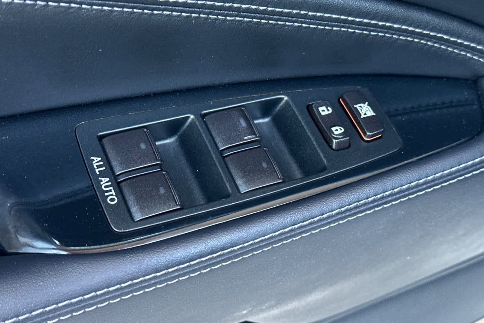 Used 2016 Lexus LS 460 w/ F Sport Package RWD image 13