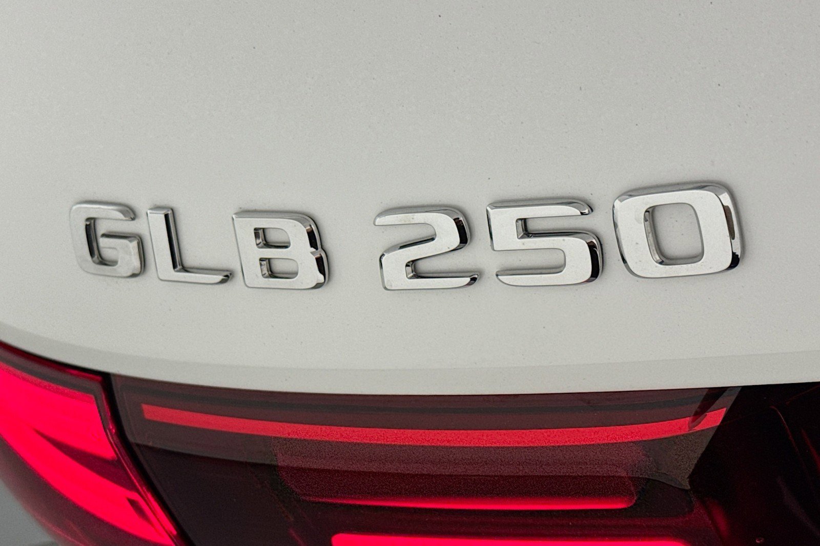 New 2026 Mercedes-Benz GLB 250 image 8