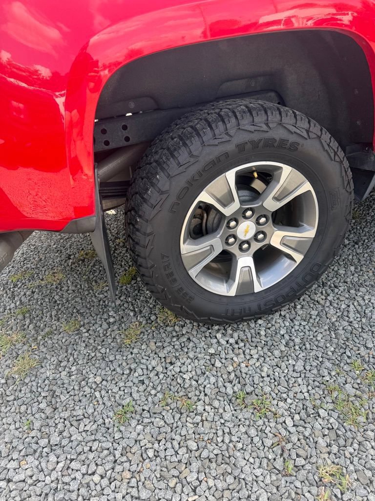 Used 2017 Chevrolet Colorado Z71 AWD/4WD image 11