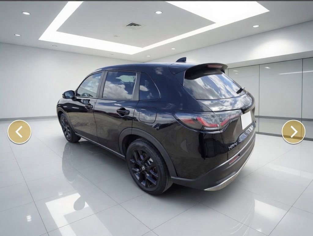 Used 2025 Honda HR-V Sport image 6