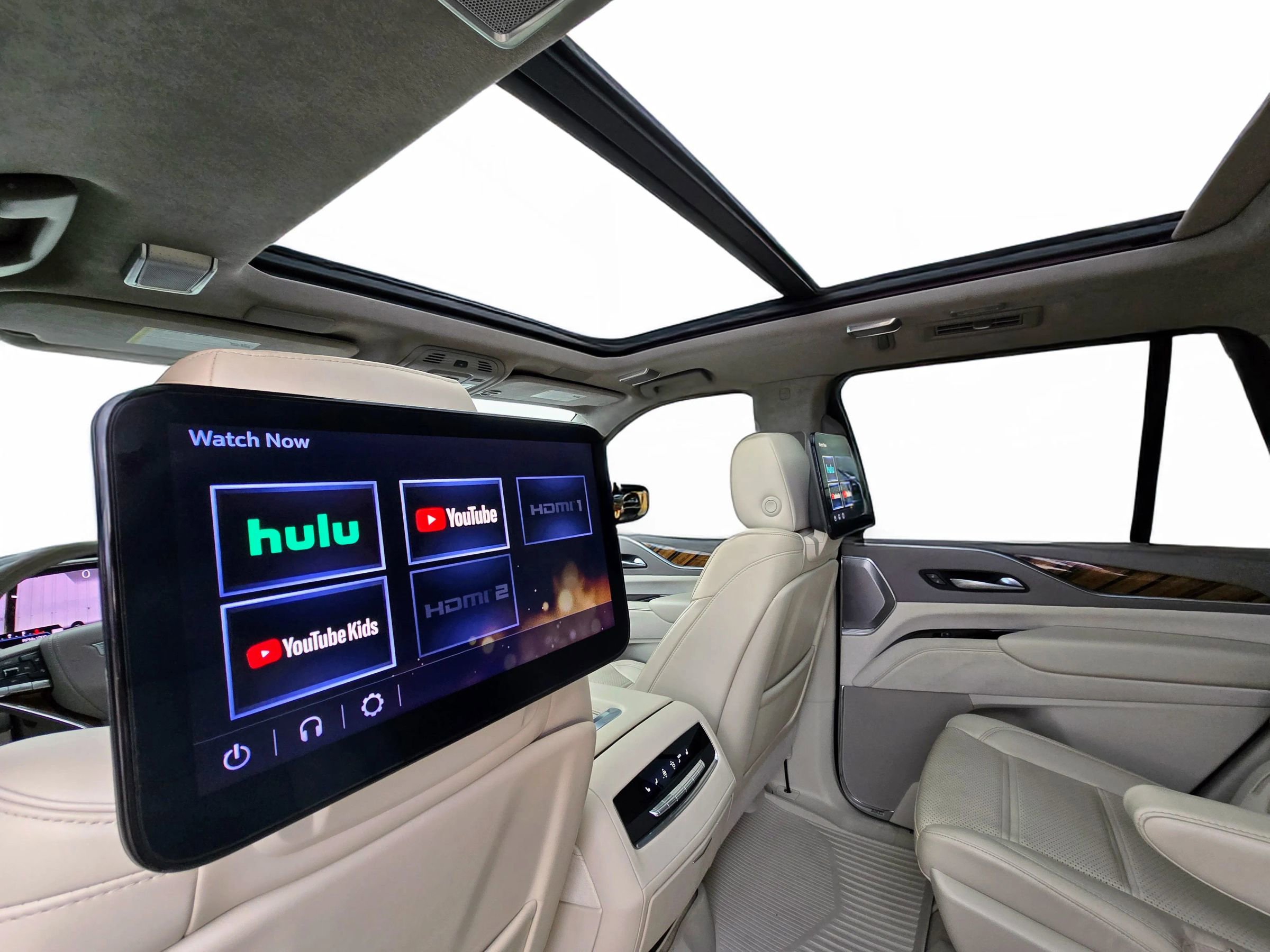 Used 2022 Cadillac Escalade Sport Platinum RWD image 10