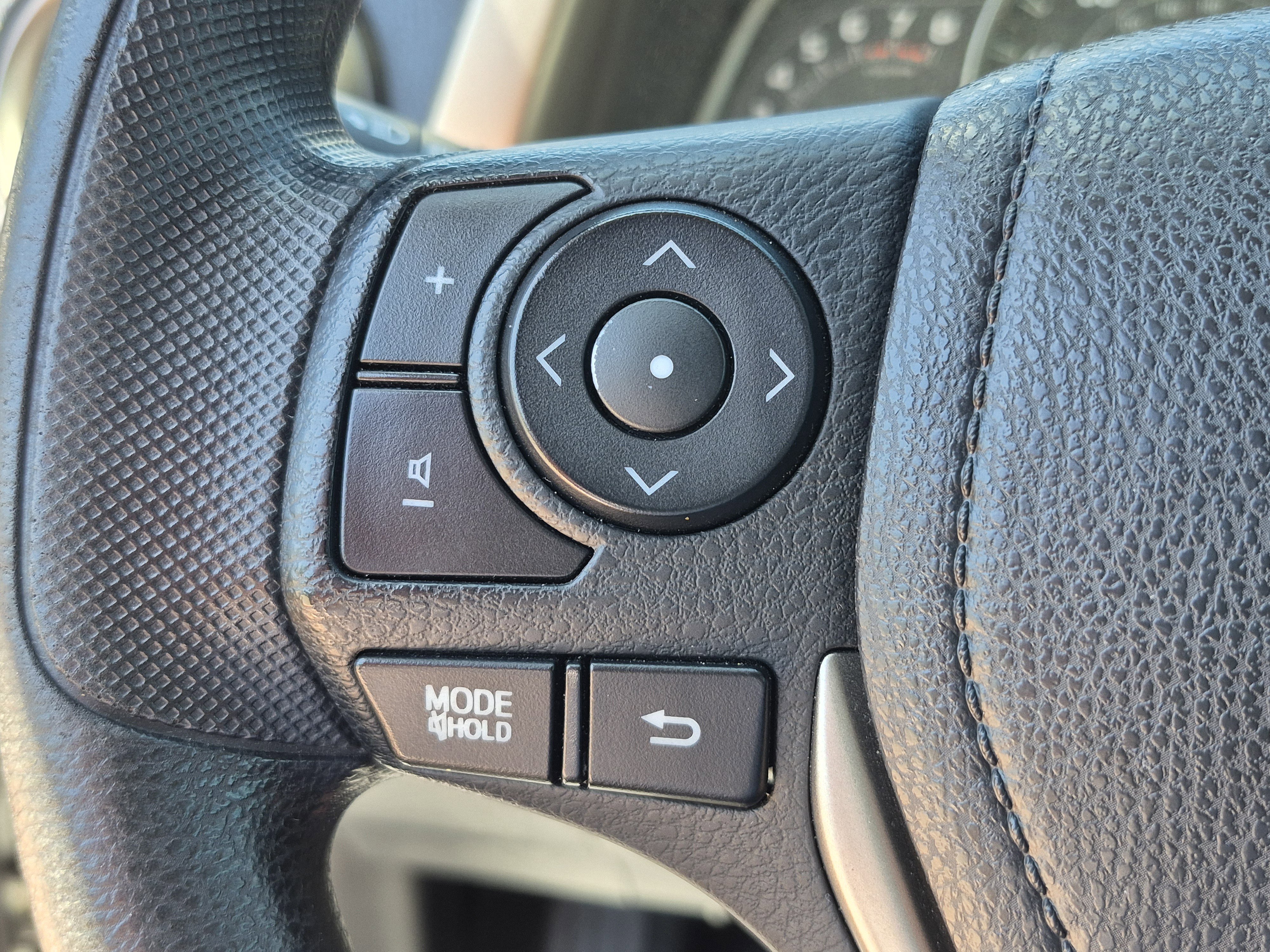 Used 2015 Toyota RAV4 XLE FWD image 28