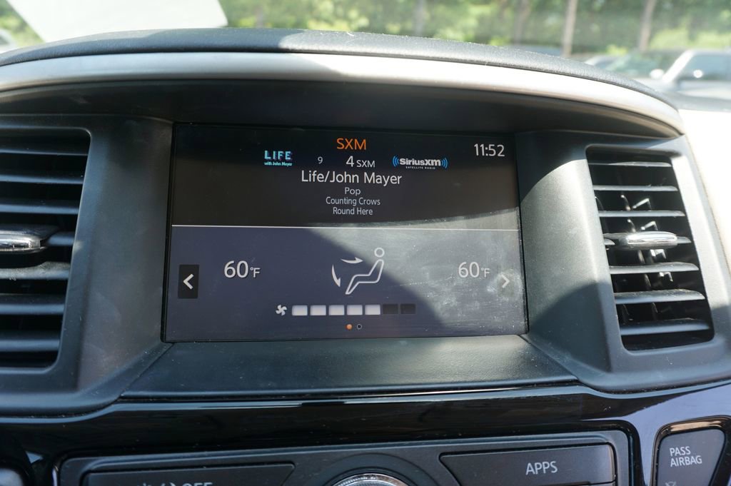 Used 2017 Nissan Pathfinder SV FWD image 9