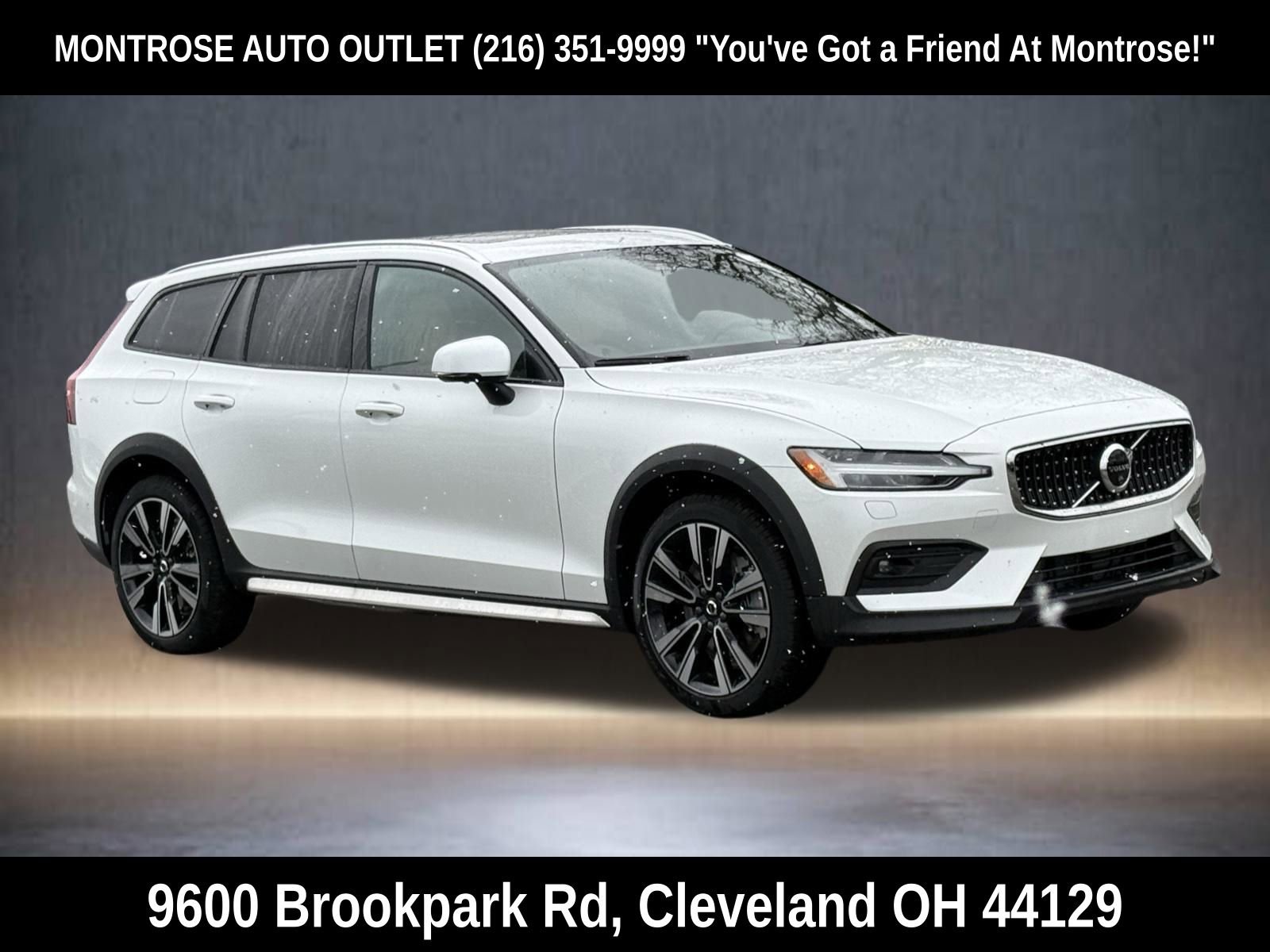 New 2026 Volvo V60 B5 Cross Country Ultra w/ Protection Package Premier image 7
