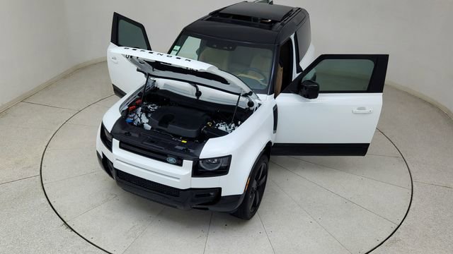 Used 2025 Land Rover Defender 90 X-Dynamic SE image 81