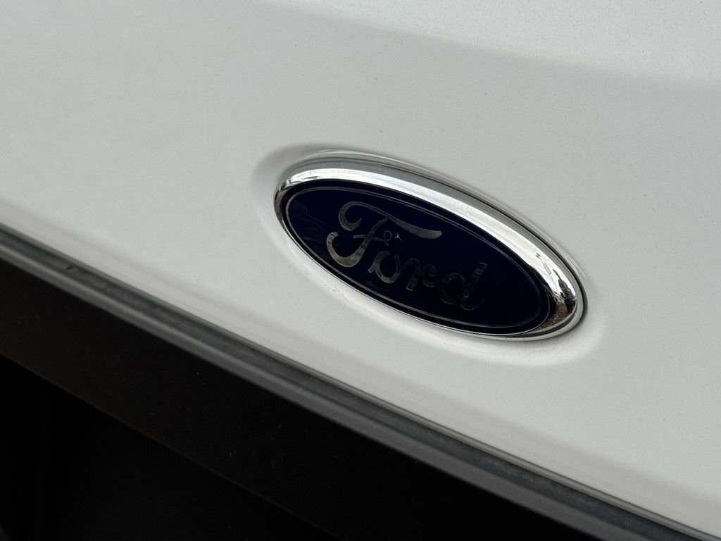 Used 2023 Ford E-Transit Medium Roof image 8
