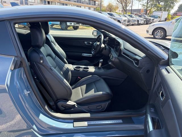 Used 2025 Ford Mustang GT Premium image 33