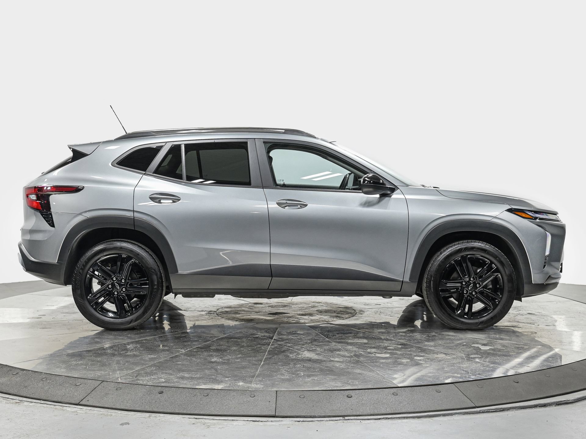 Used 2025 Chevrolet Trax ACTIV w/ Driver Confidence Package image 7