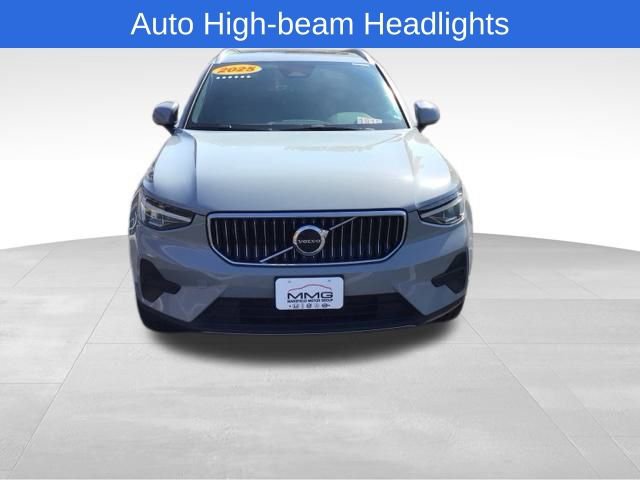 Used 2025 Volvo XC40 B5 Core AWD/4WD image 10