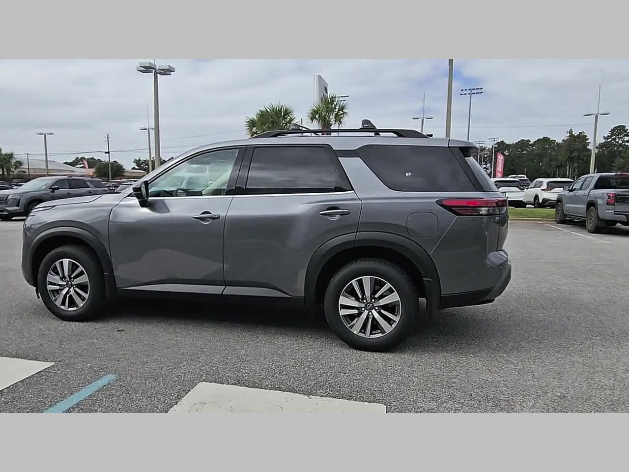 New 2026 Nissan Pathfinder SL FWD image 25