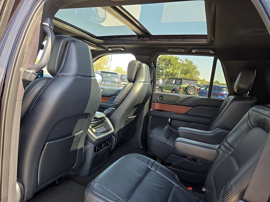Used 2024 Lincoln Navigator Reserve AWD/4WD image 13